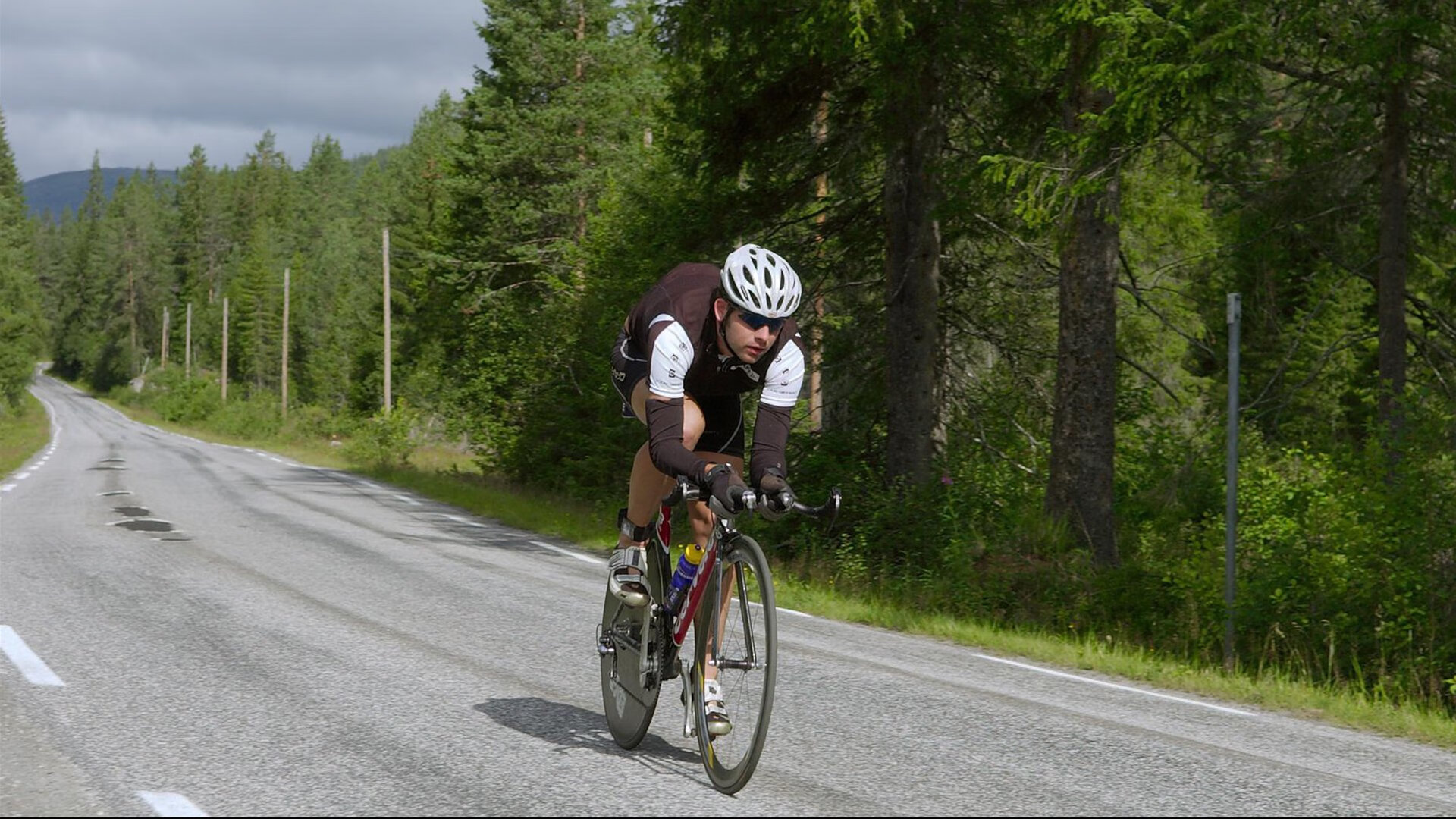 爱游戏中国官方网站平台-城市夜光骑行节，灯火辉煌中的极致速度，骑行夜灯的价格及图片