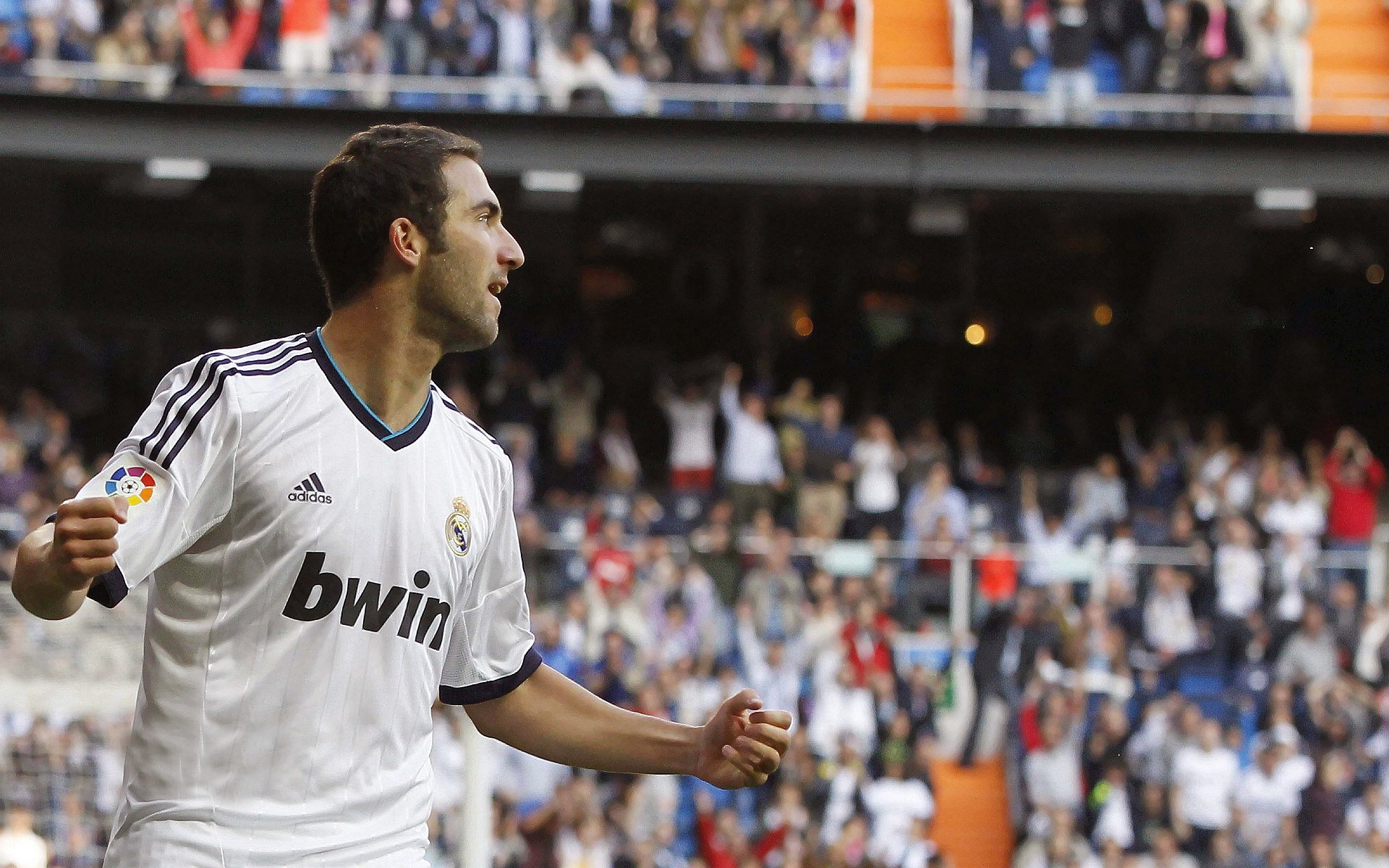 爱游戏平台-逆境反击：球队在大比分落后时的神奇逆转，逆势反击